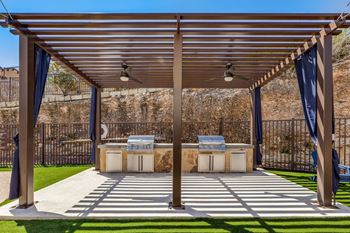 BBQ Grills at Mission Hills Apartments, San Antonio, TX